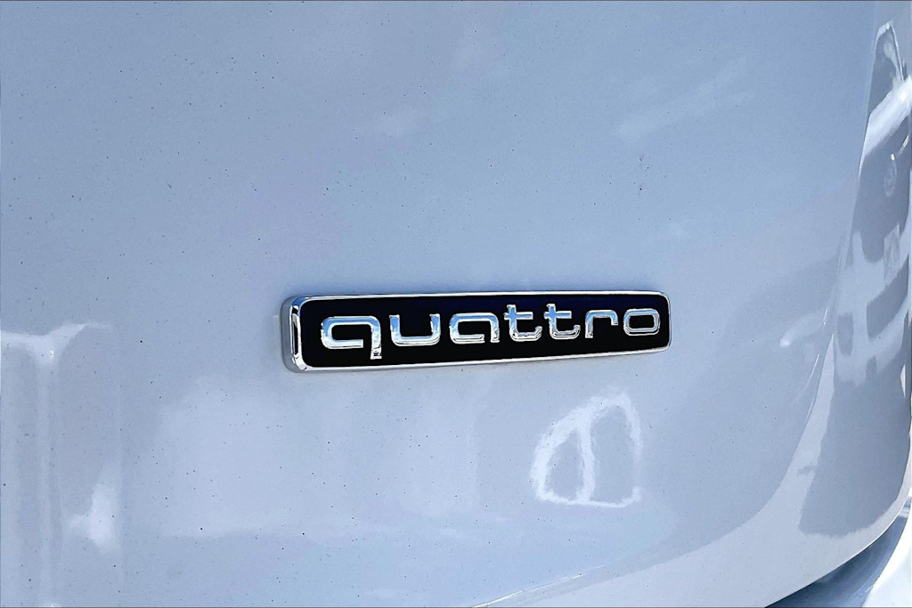 Thumbnail: 2023 Audi Q5 - 17