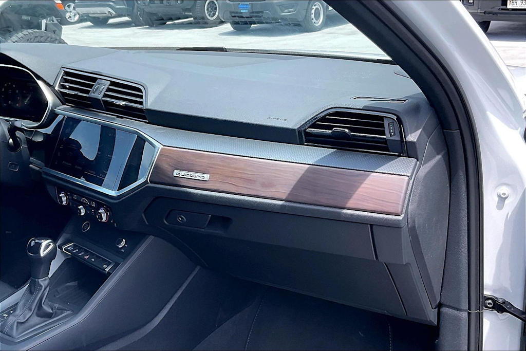 Thumbnail: 2023 Audi Q3 - 15