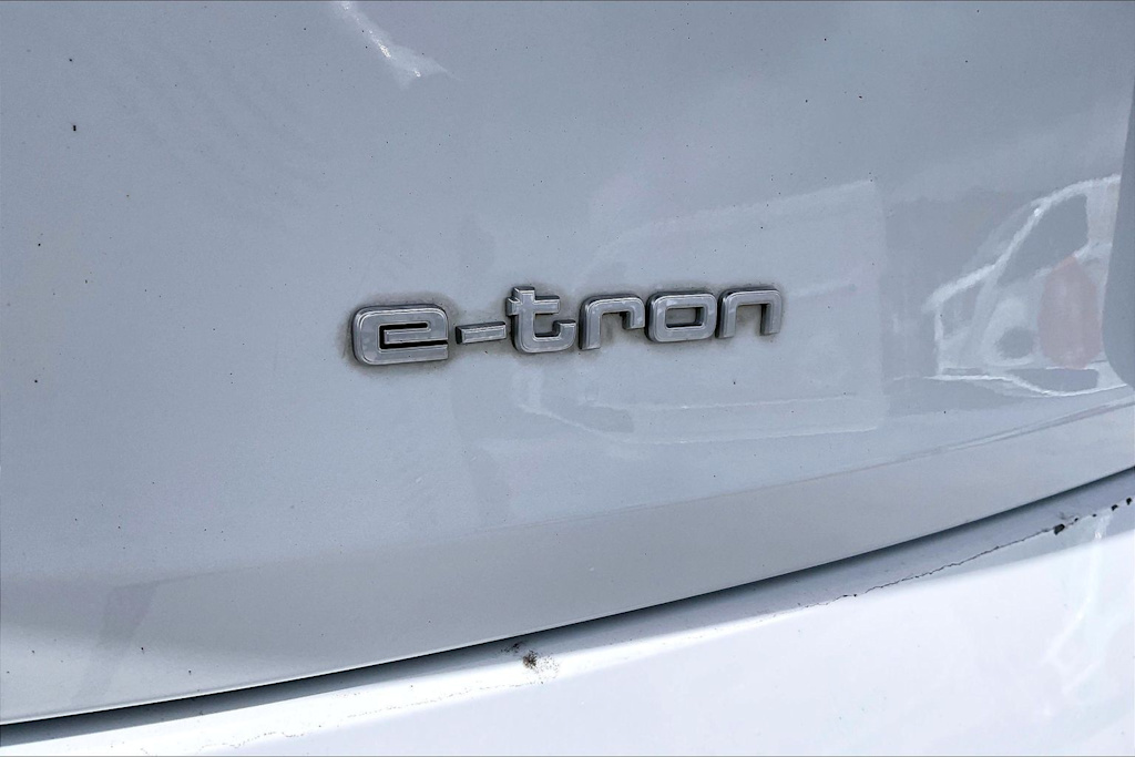 Thumbnail: 2019 Audi e-tron - 7