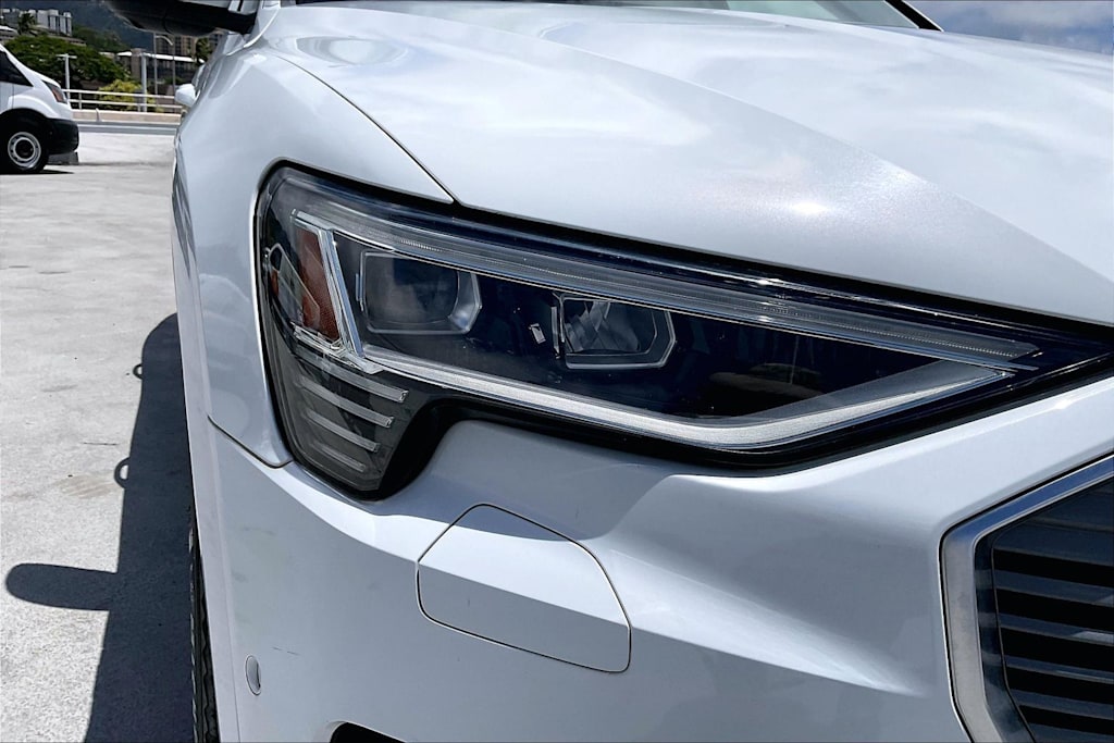 Thumbnail: 2019 Audi e-tron - 31