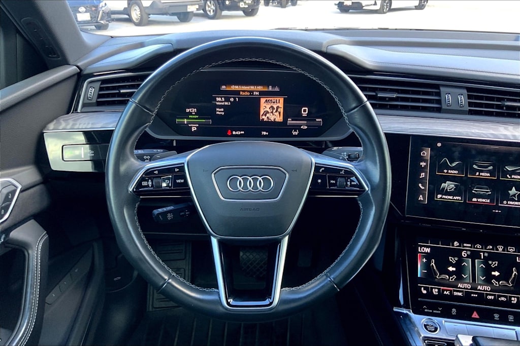 Thumbnail: 2022 Audi e-tron - 14