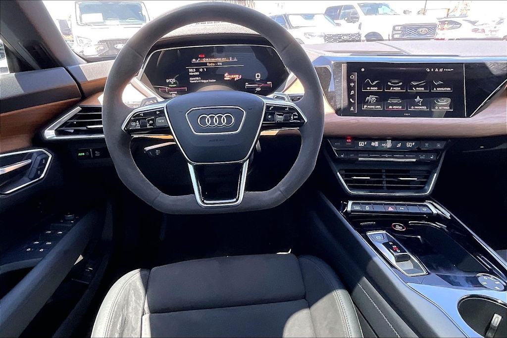 Thumbnail: 2023 Audi e-tron GT - 13
