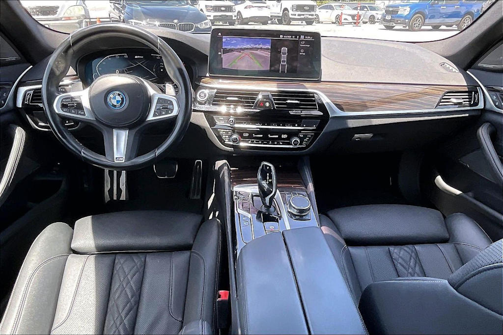 Thumbnail: 2023 BMW 5 Series - 10