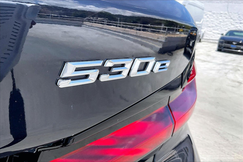 Thumbnail: 2023 BMW 5 Series - 7