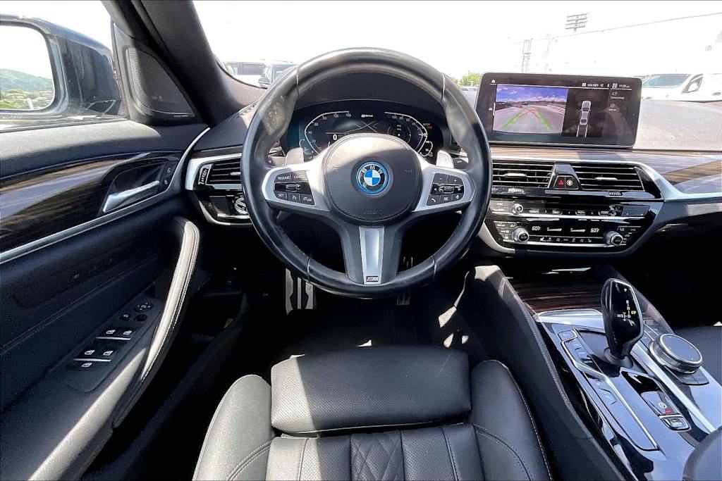 Thumbnail: 2023 BMW 5 Series - 14