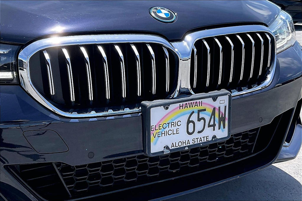 Thumbnail: 2023 BMW 5 Series - 33
