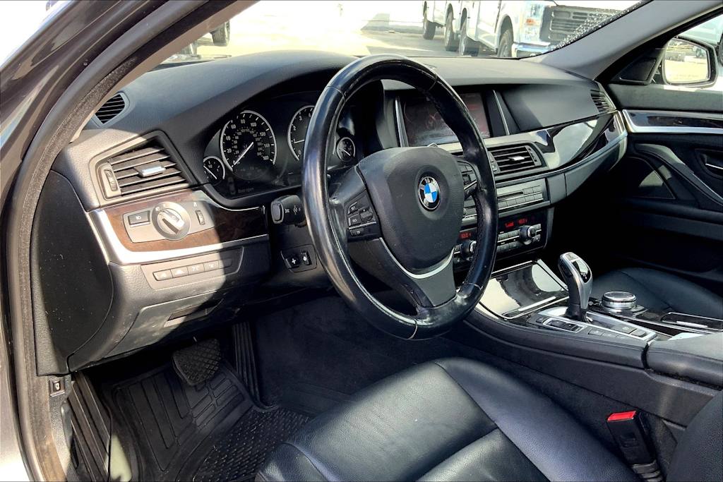 Thumbnail: 2016 BMW 5 Series - 2
