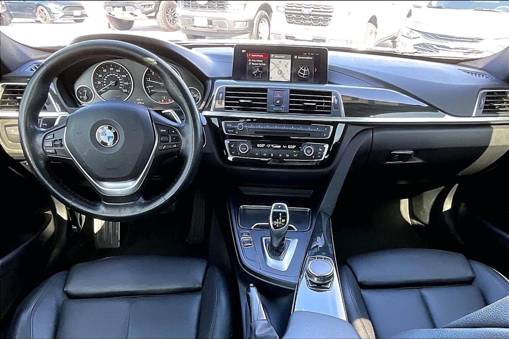 Thumbnail: 2018 BMW 3 Series - 10