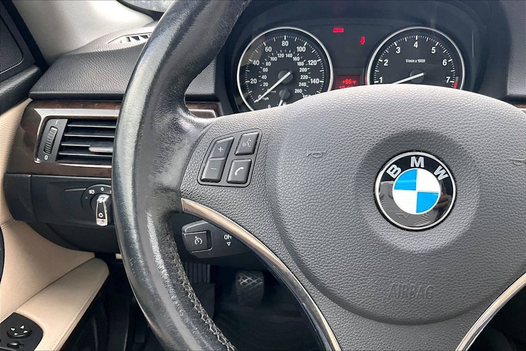 Thumbnail: 2012 BMW 3 Series - 23