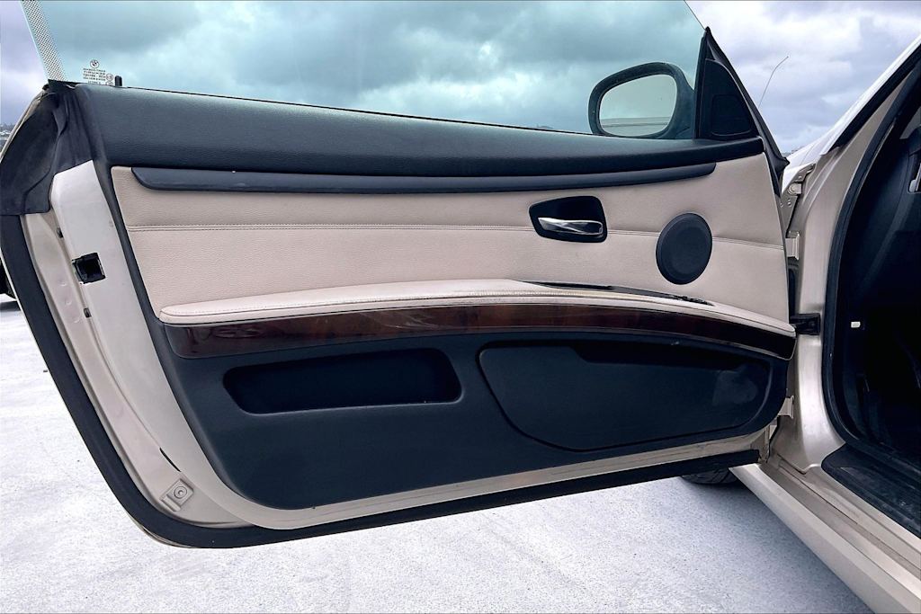 Thumbnail: 2012 BMW 3 Series - 26