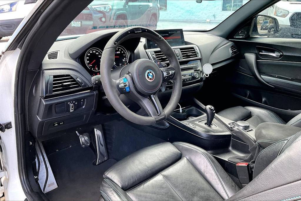 Thumbnail: 2017 BMW M2 - 2