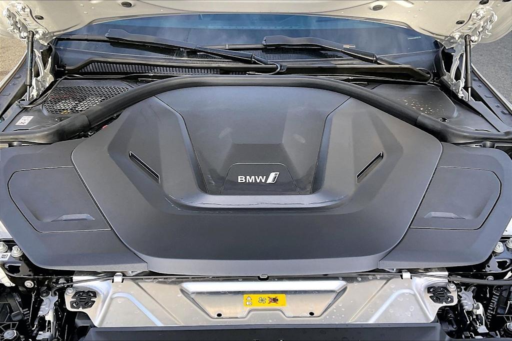 Thumbnail: 2023 BMW i4 - 9