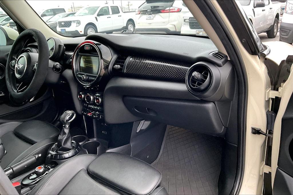 Thumbnail: 2017 MINI Cooper - 23