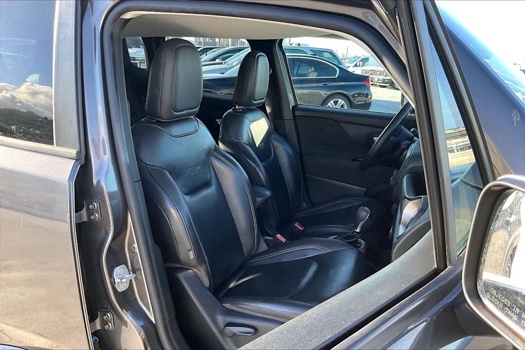 Thumbnail: 2016 Jeep Renegade - 20