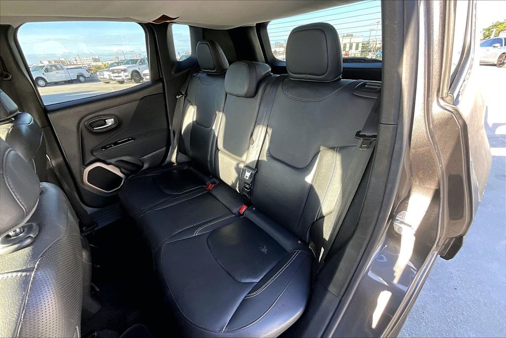 Thumbnail: 2016 Jeep Renegade - 29