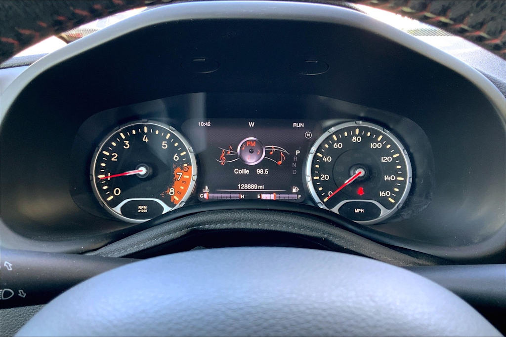 Thumbnail: 2017 Jeep Renegade - 17
