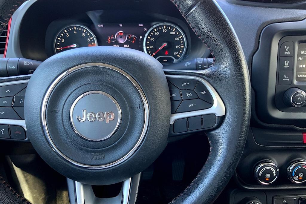 Thumbnail: 2017 Jeep Renegade - 26