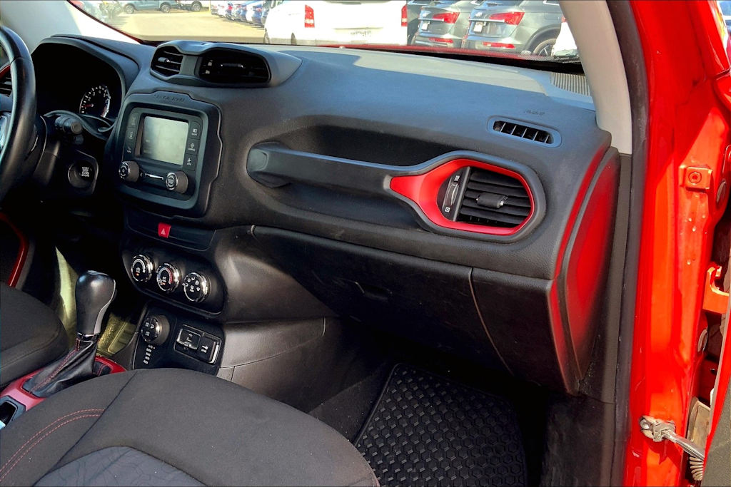 Thumbnail: 2017 Jeep Renegade - 24
