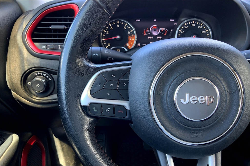 Thumbnail: 2017 Jeep Renegade - 25