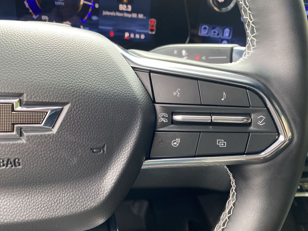 Thumbnail: 2026 Chevrolet Silverado EV - 25