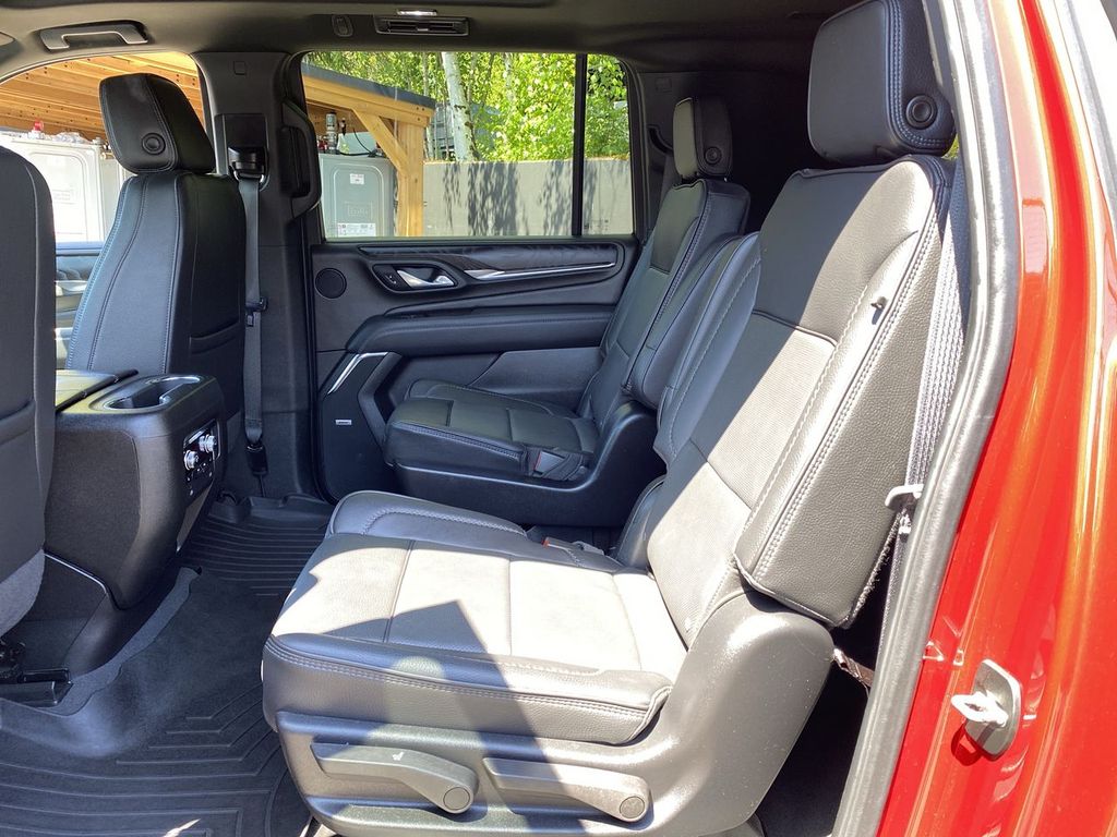 Thumbnail: 2024 GMC Yukon XL - 11