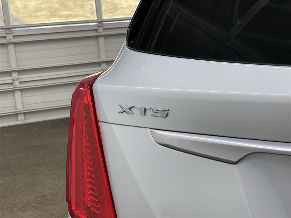 Thumbnail: 2019 Cadillac XT5 - 6