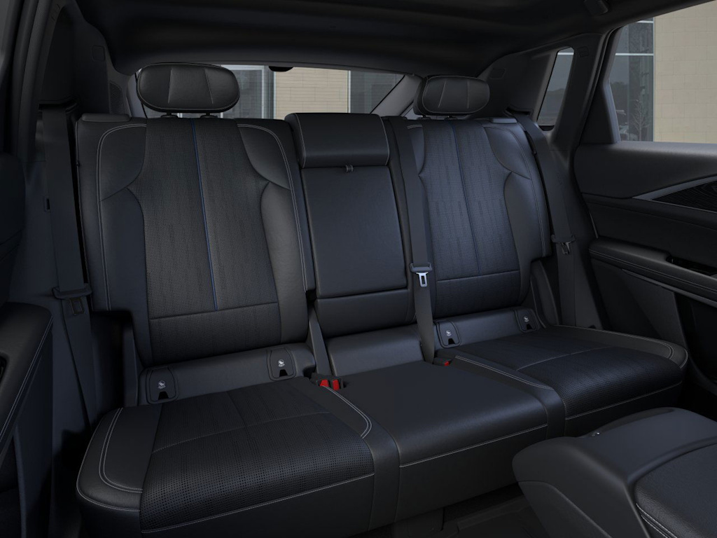 Thumbnail: 2025 Cadillac Lyriq - 9