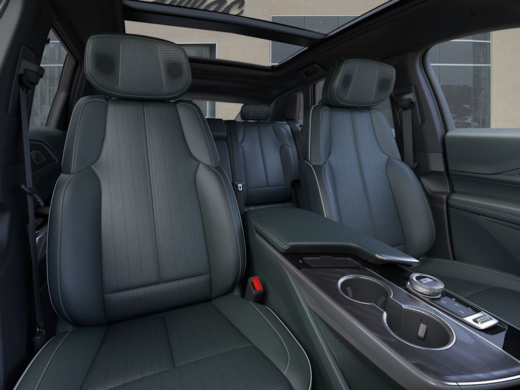 Thumbnail: 2025 Cadillac Lyriq - 8