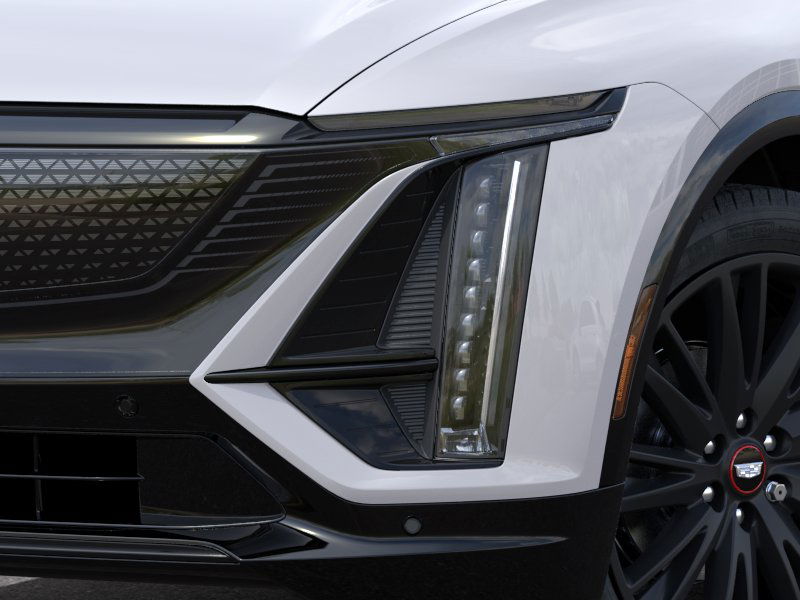 Thumbnail: 2025 Cadillac Lyriq - 18
