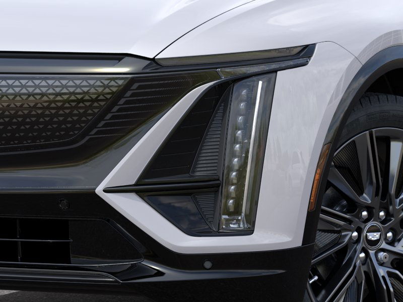 Thumbnail: 2025 Cadillac Lyriq - 18