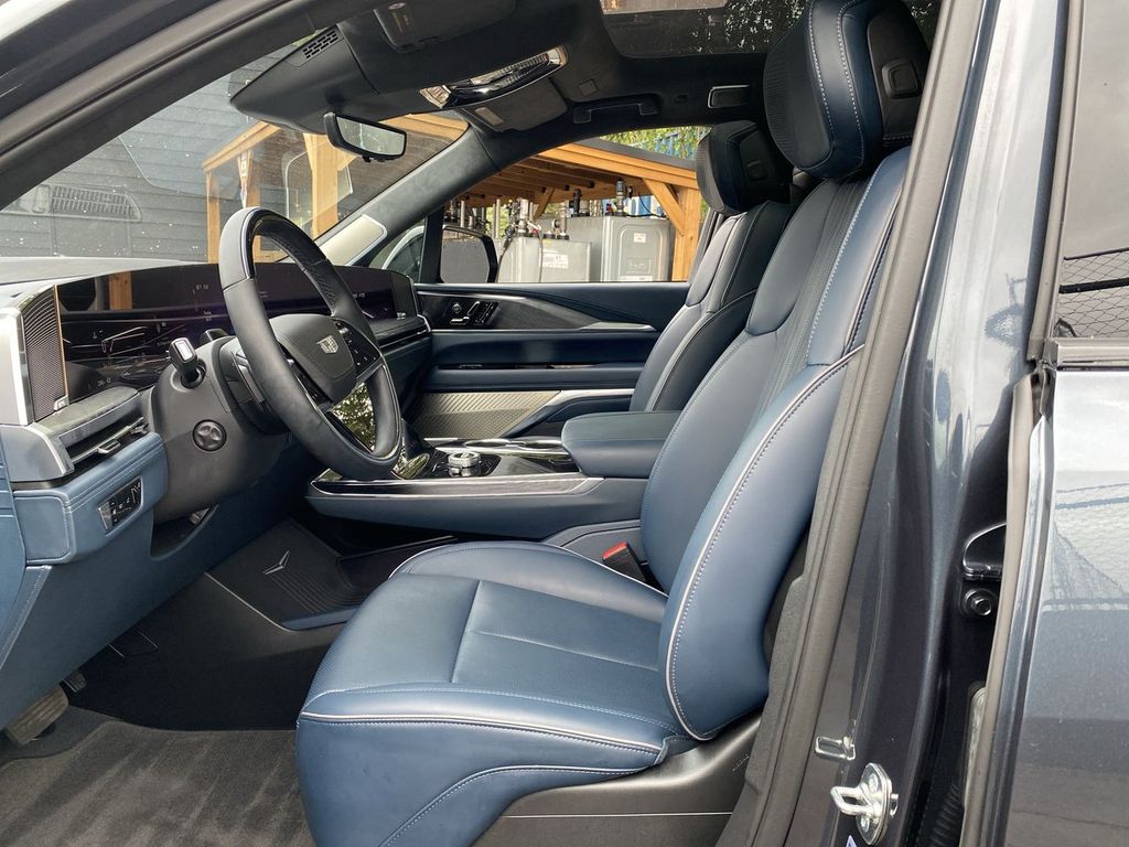 Thumbnail: 2026 Cadillac Escalade IQ - 9
