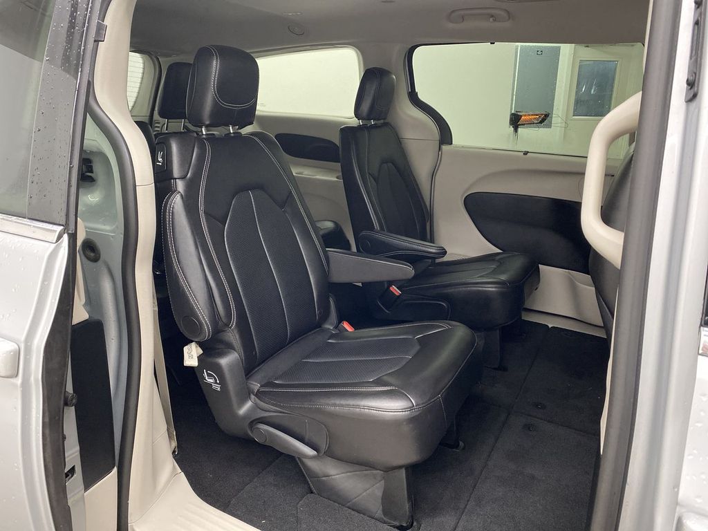 Thumbnail: 2024 Chrysler Pacifica - 24