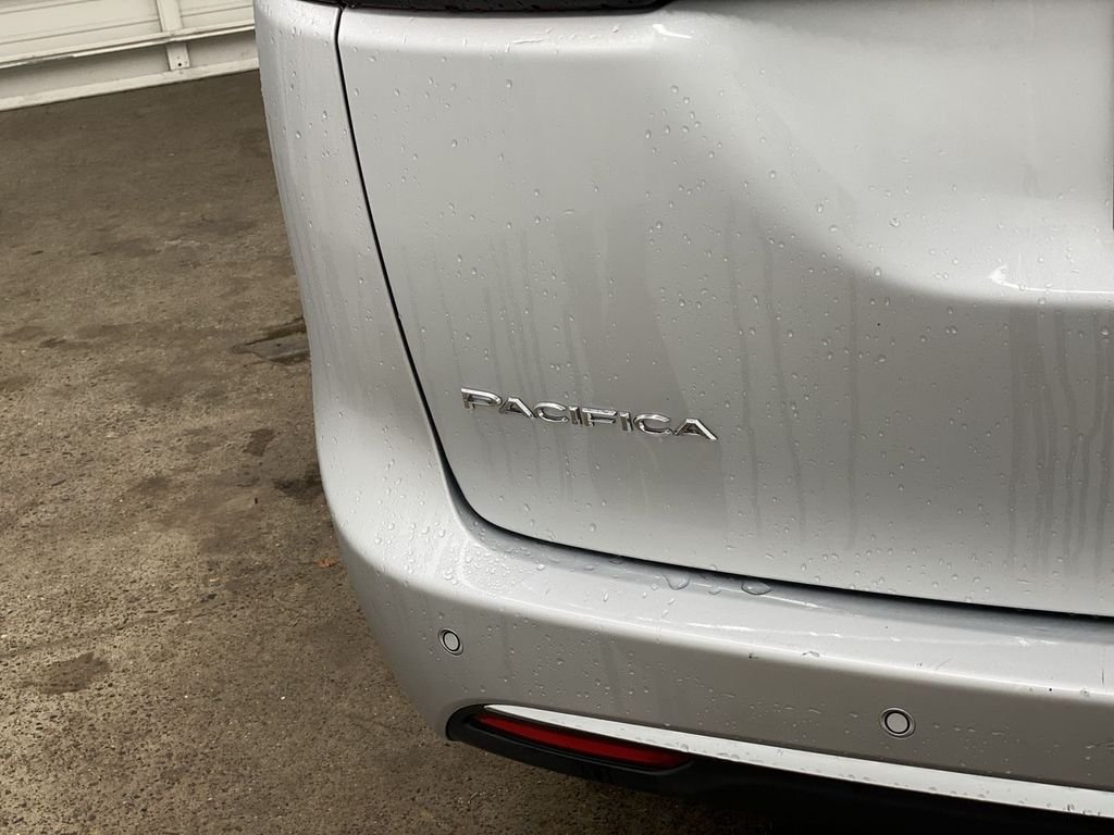 Thumbnail: 2024 Chrysler Pacifica - 21