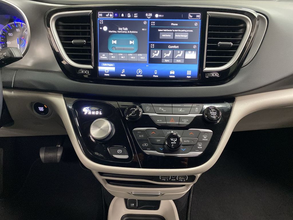 Thumbnail: 2024 Chrysler Pacifica - 14