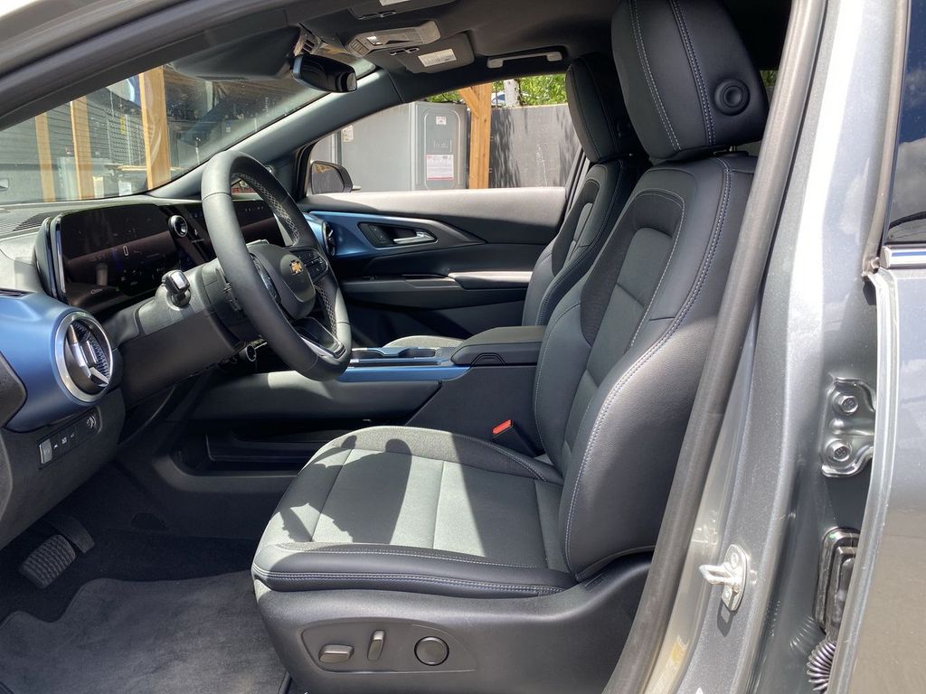 Thumbnail: 2024 Chevrolet Equinox - 9