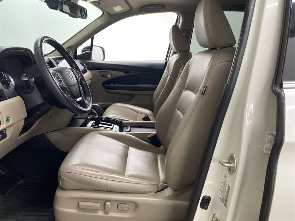 Thumbnail: 2019 Honda Ridgeline - 10