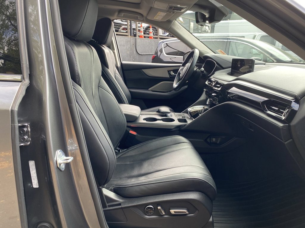 Thumbnail: 2023 Acura MDX - 9