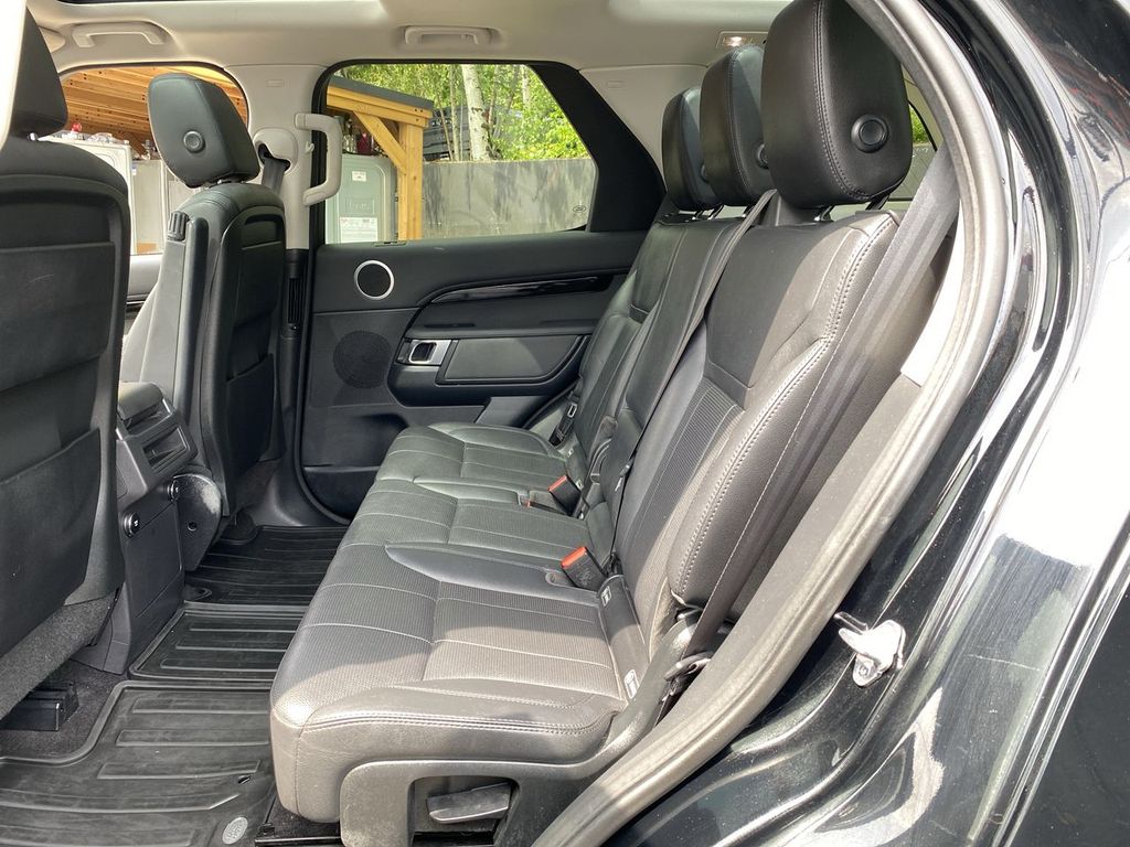 Thumbnail: 2019 Land Rover Discovery - 26