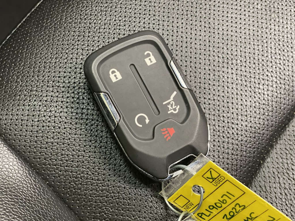 Thumbnail: 2023 GMC Terrain - 17