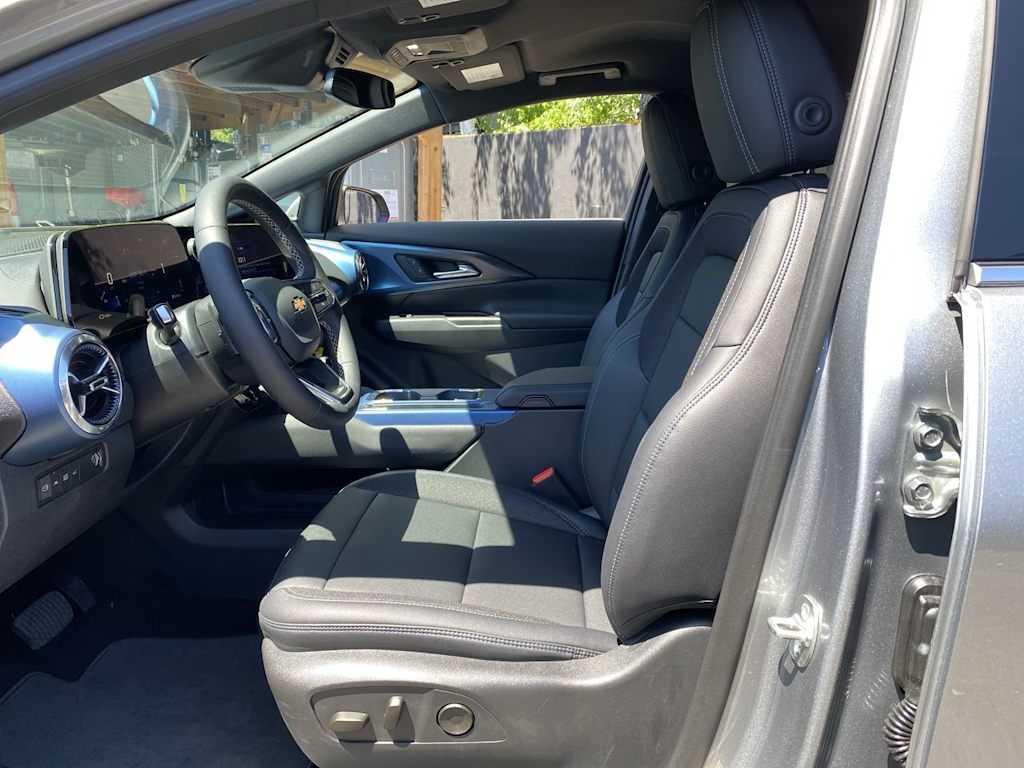 Thumbnail: 2026 Chevrolet Equinox - 9