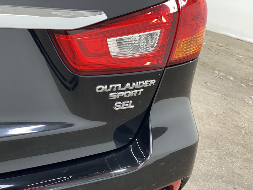 Thumbnail: 2018 Mitsubishi Outlander Sport - 24