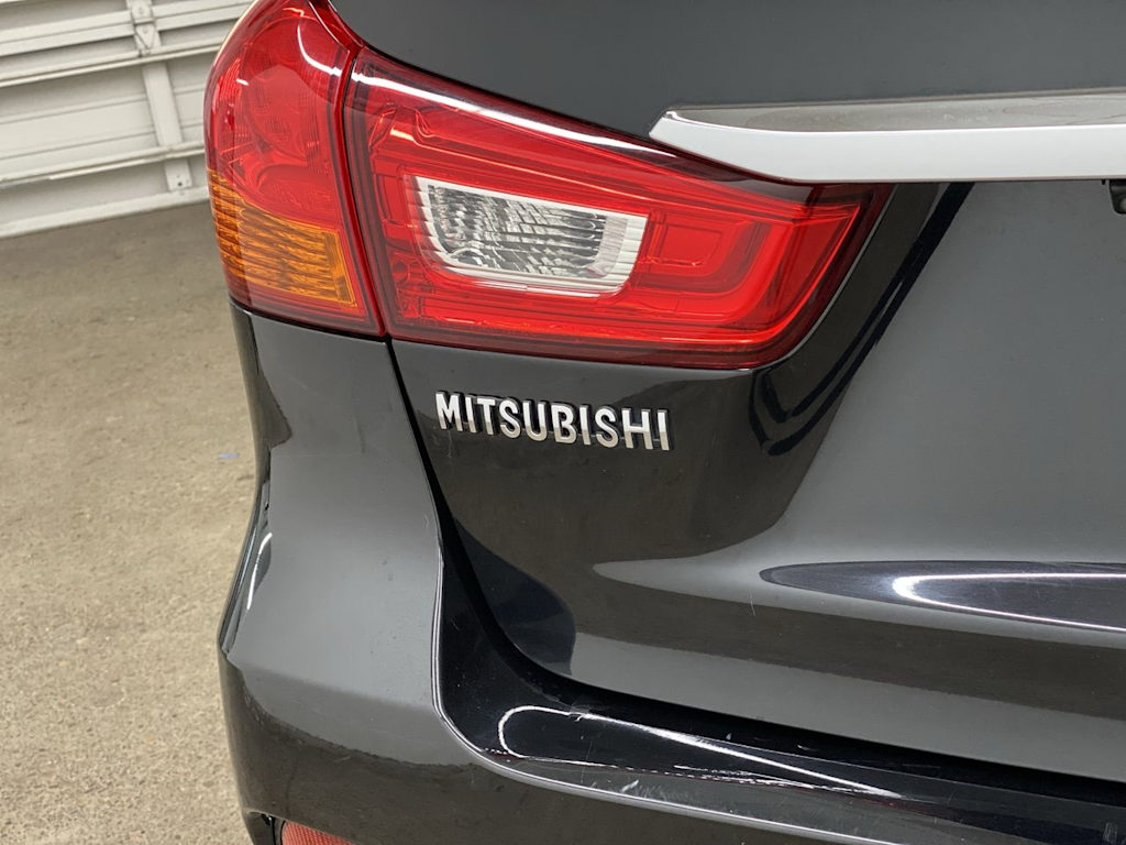 Thumbnail: 2018 Mitsubishi Outlander Sport - 6