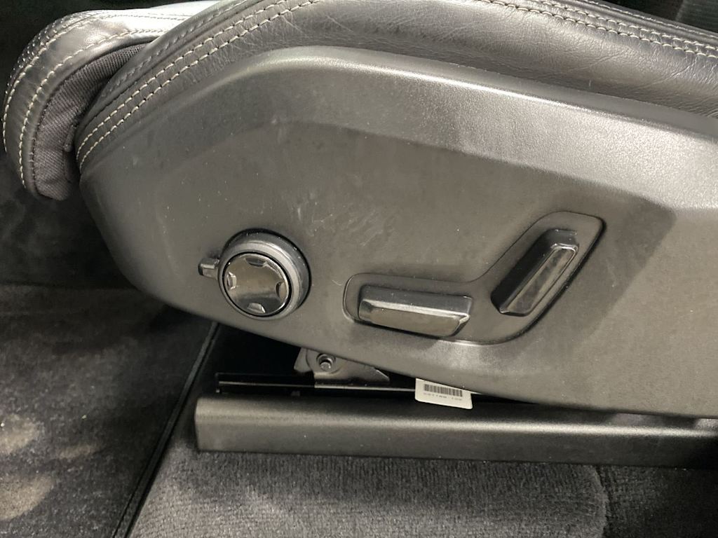 Thumbnail: 2022 Volvo XC90 - 24