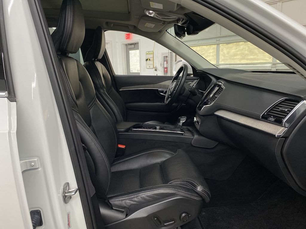 Thumbnail: 2022 Volvo XC90 - 11