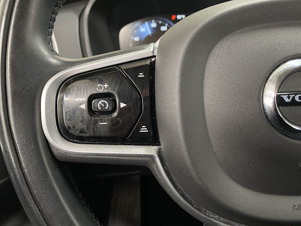 Thumbnail: 2022 Volvo XC90 - 27