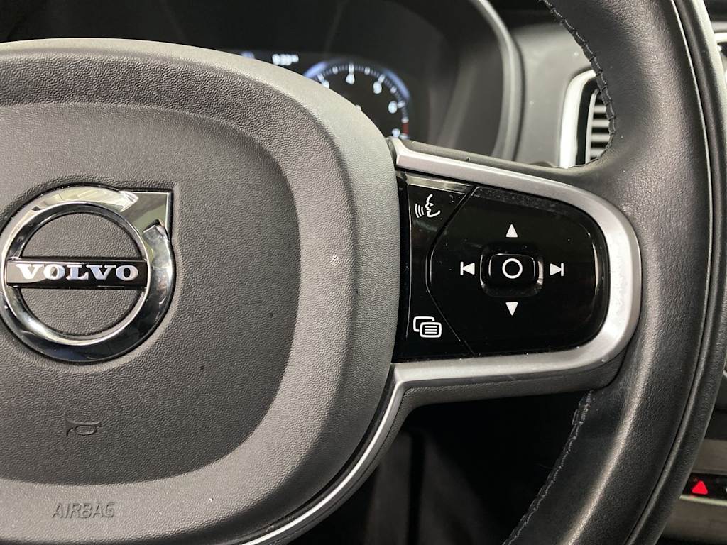 Thumbnail: 2022 Volvo XC90 - 28