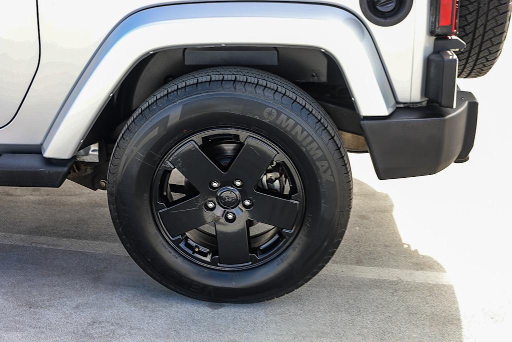 Thumbnail: 2012 Jeep Wrangler - 22