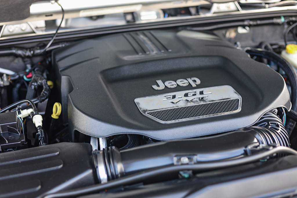 Thumbnail: 2012 Jeep Wrangler - 8