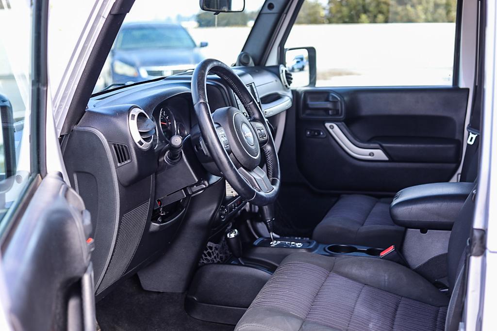 Thumbnail: 2012 Jeep Wrangler - 11