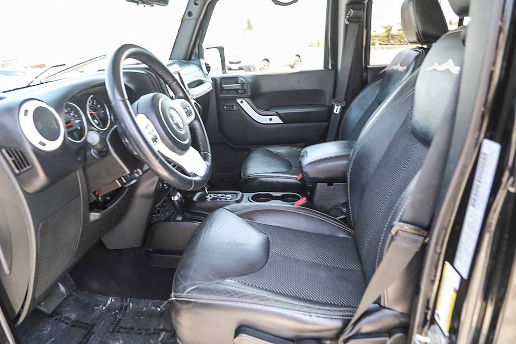 Thumbnail: 2015 Jeep Wrangler - 10